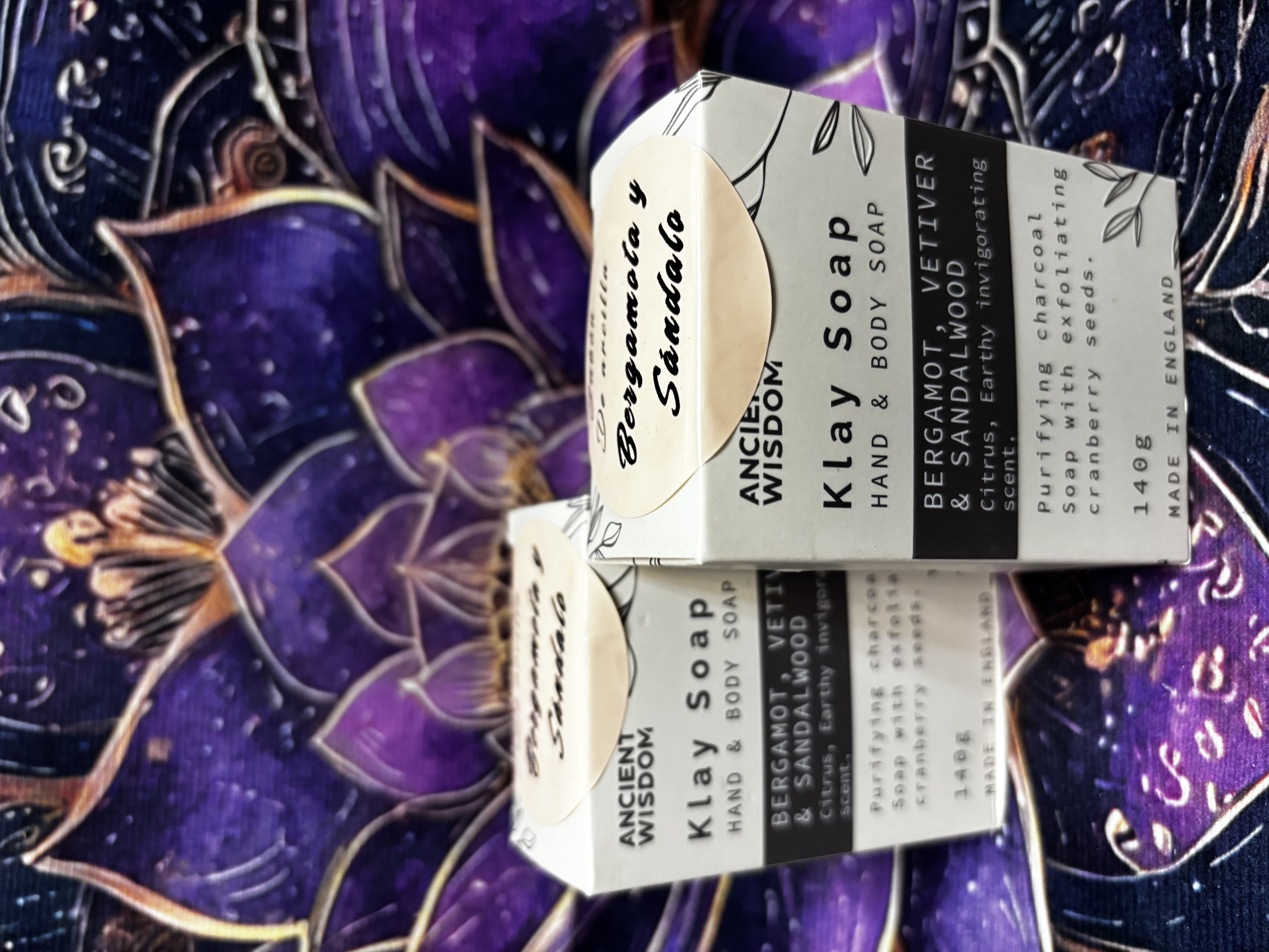 Jabón de Bergamota y Sándalo.