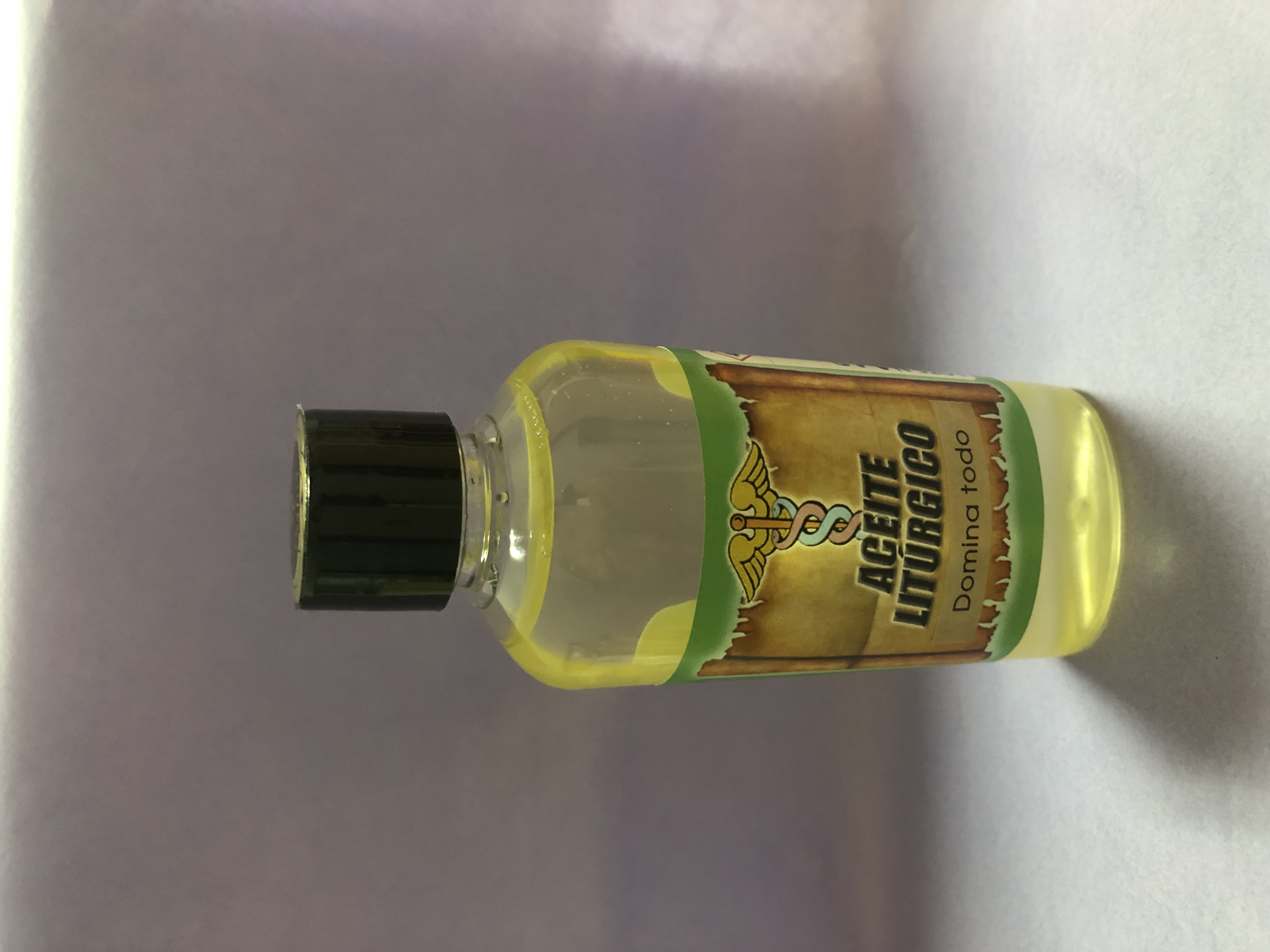 Aceite litúrgico Domina todo.